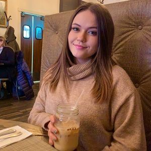 Meet your Posher, Daniela